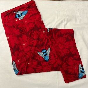 NWOT LuLaRoe Red Flowers and Blue Bees TC Tall & Curvy